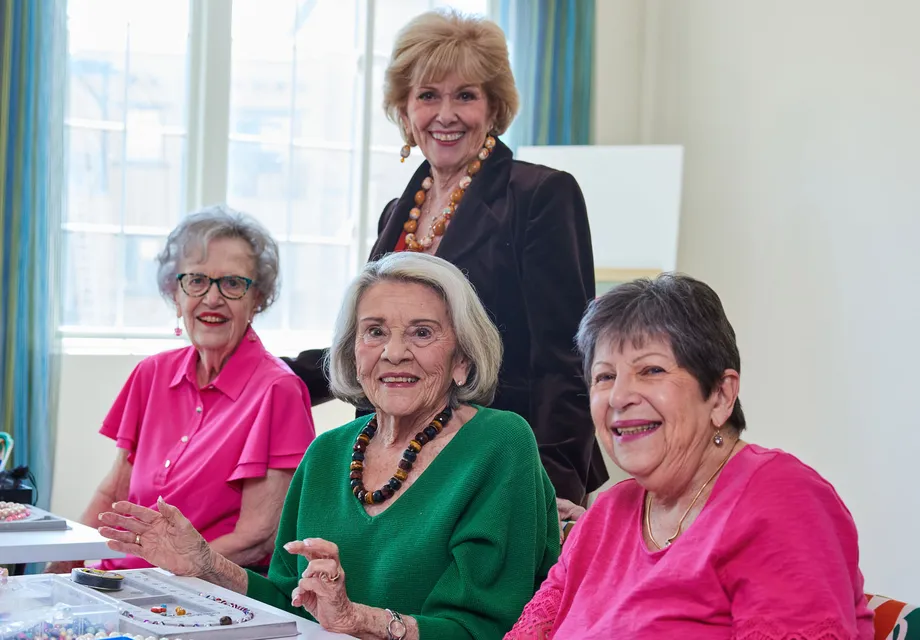 Senior art program in Mesa.