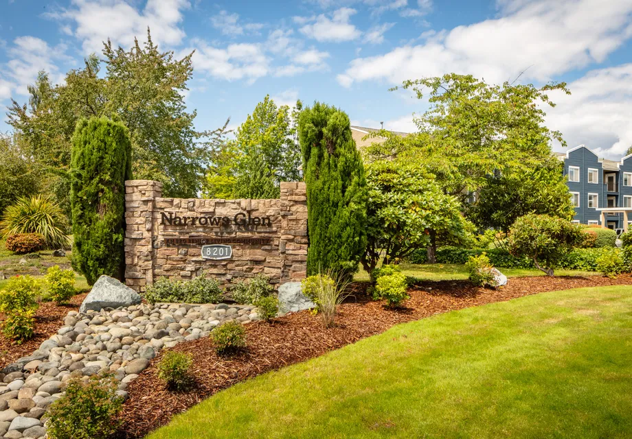 Beautiful nature and green grass around our Senior Living community in Tacoma