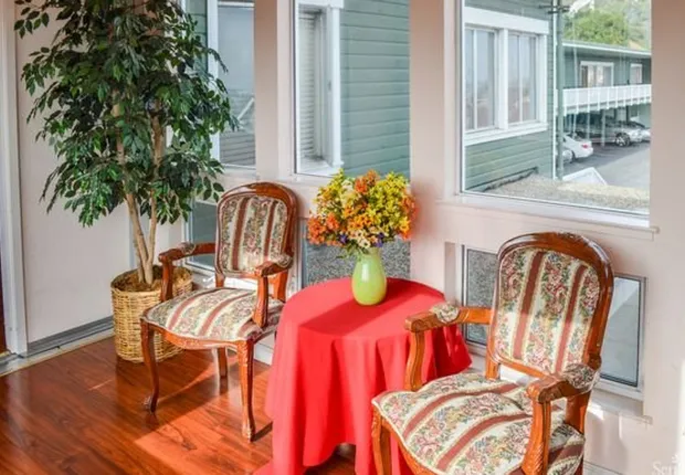 Our Senior living community in Belmont features ample seating for residents to socialize.
