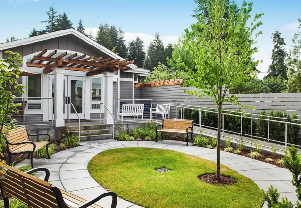 Senior Living in Bothell, WA with a courtyard