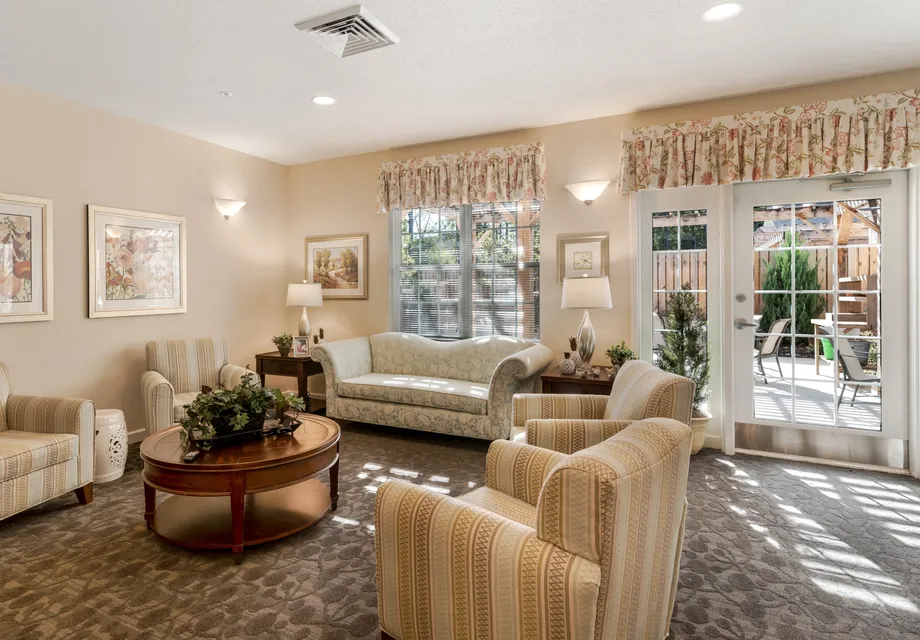 Senior Living, cozy lobby with ample seating