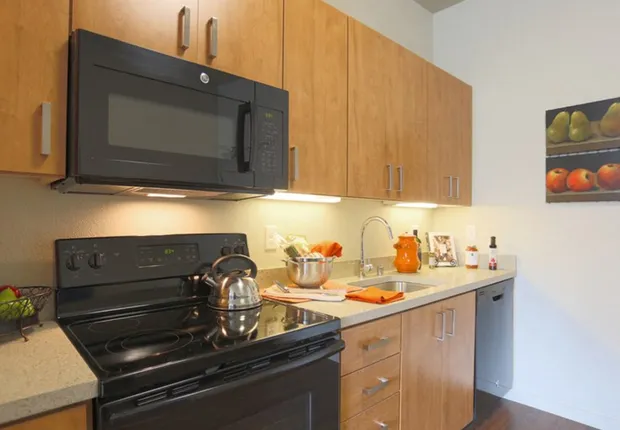 Independent senior living in Vancouver with a full kitchen.