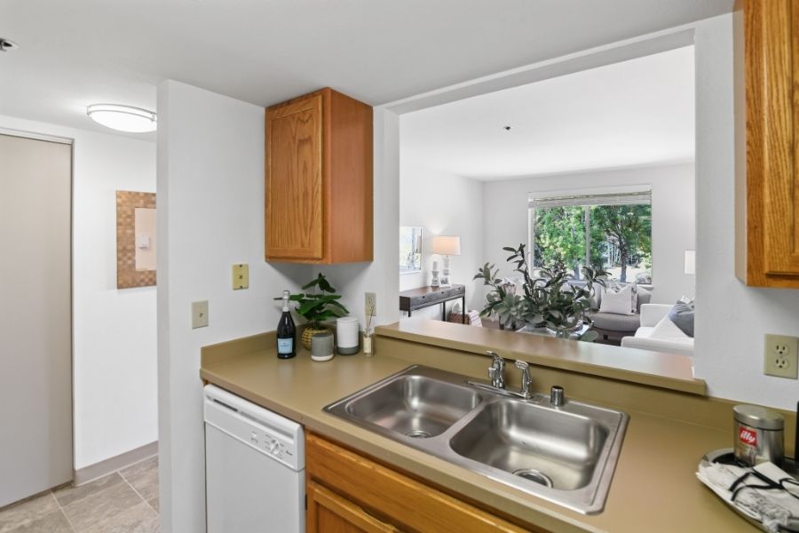 model kitchen grey sink area