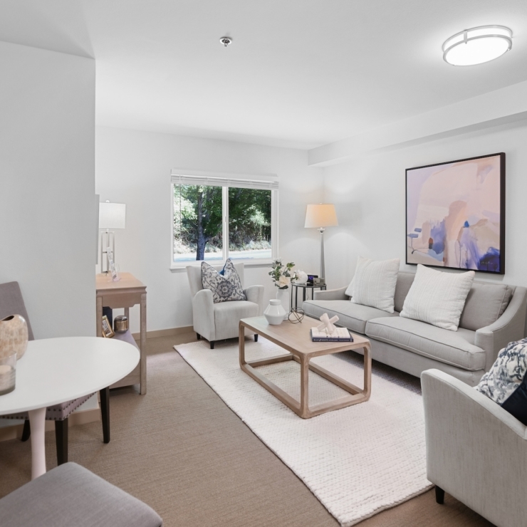 Bright and inviting, this living space fosters community and comfort, perfect for relaxed gatherings.