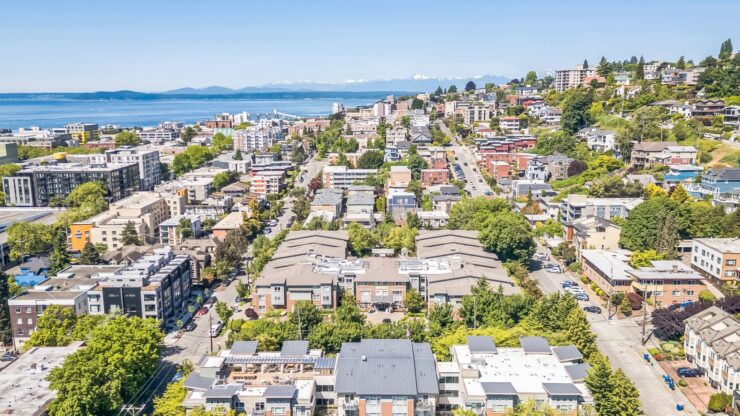 A vibrant community with scenic views, blending nature and urban living for a welcoming atmosphere.