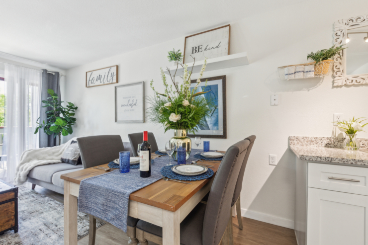 Dining room.