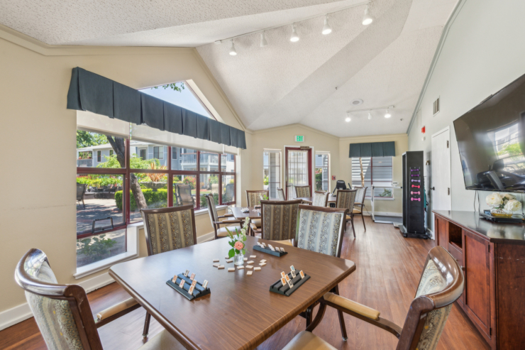 Dining room.