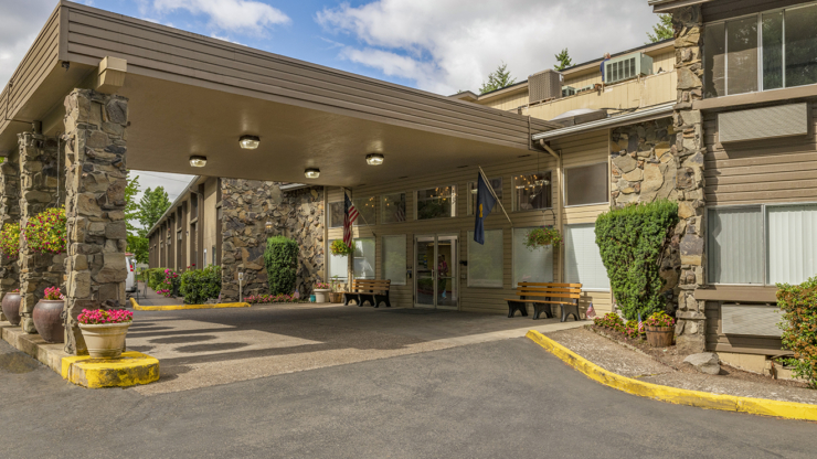 Exterior of Solista Salem.