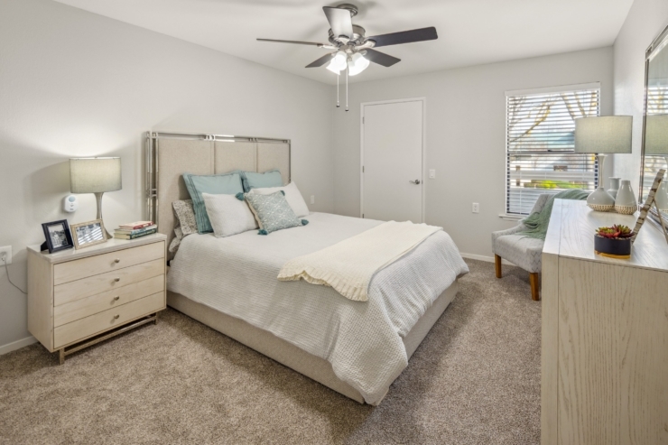 Cozy and inviting bedroom, filled with warmth and comfort, perfect for a peaceful retreat.