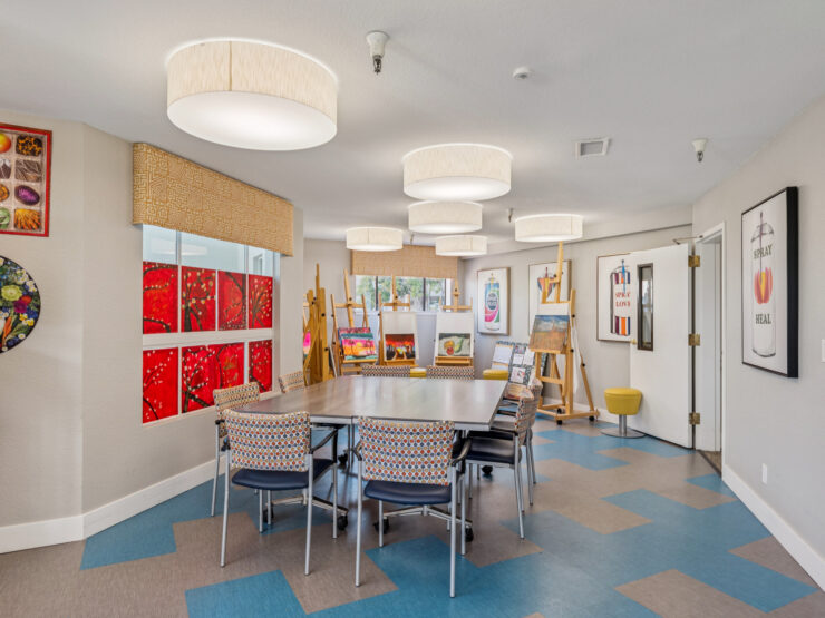 A welcoming space filled with natural light, ideal for community gatherings and creative activities.