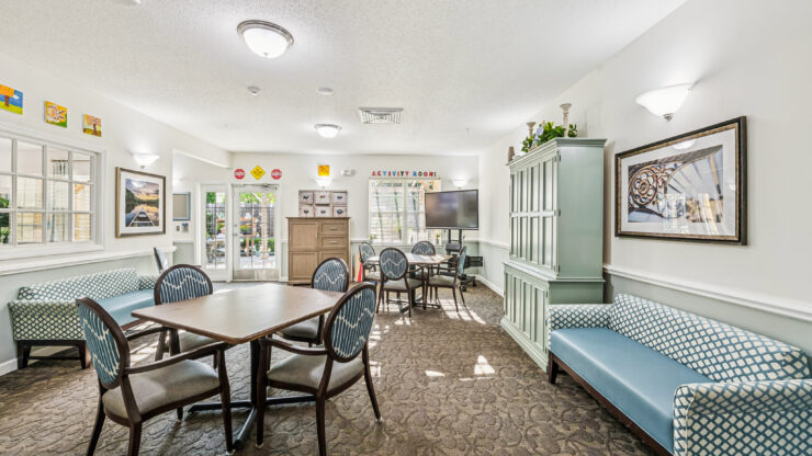 A welcoming common area with comfortable seating, inviting decor, and a vibrant, friendly atmosphere.