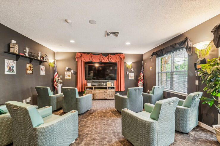 A welcoming lounge with comfortable seating, perfect for socializing and relaxation.