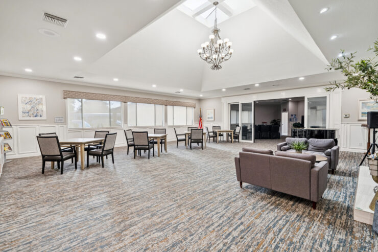 Bright, inviting common area with comfortable seating, perfect for community gatherings and relaxation.