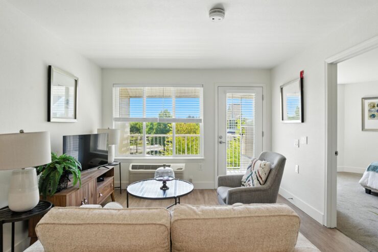 Bright and inviting living space, perfect for relaxation and community gatherings.