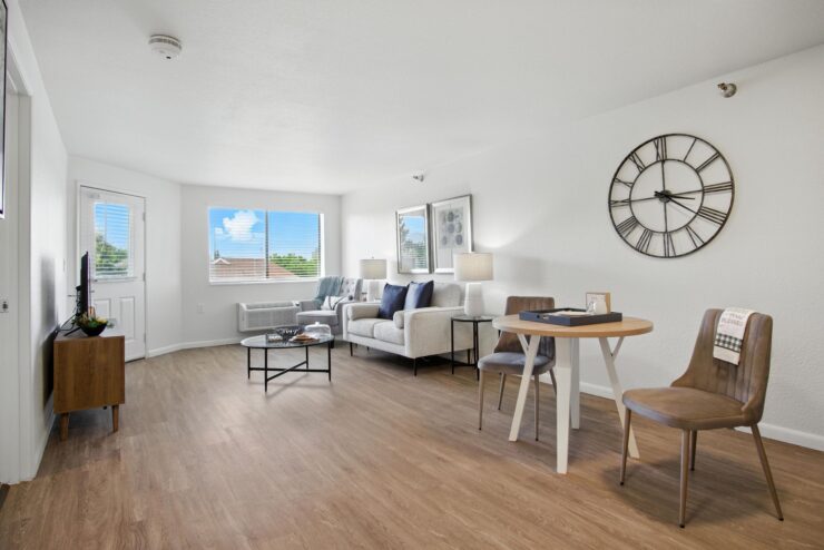 Bright and inviting living space, perfect for relaxation and community gatherings.