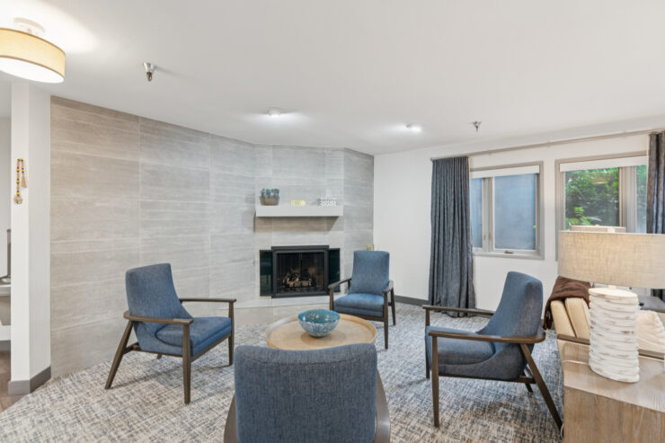 A welcoming lounge area with comfortable seating, fostering community and relaxation.