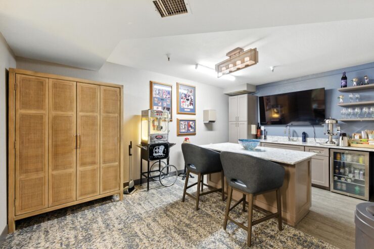 A welcoming common area featuring modern furnishings, inviting warmth, and a sense of community.