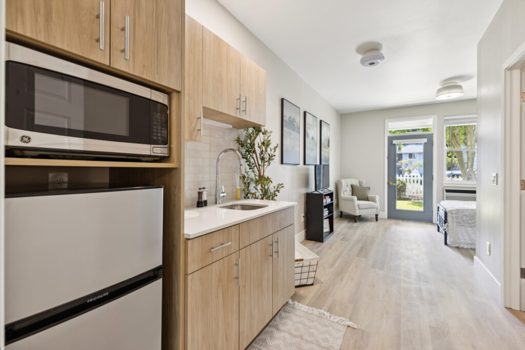 A bright, welcoming space featuring modern amenities, perfect for relaxation and community connection.