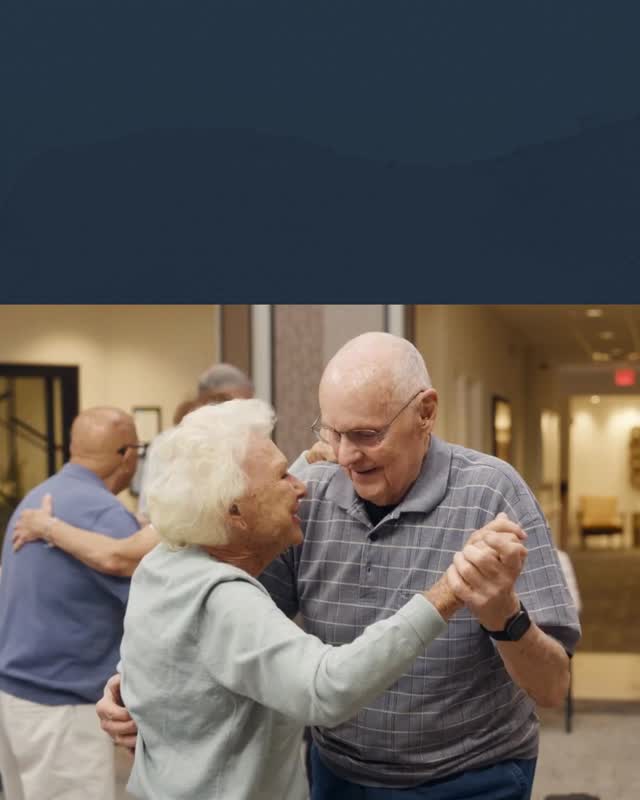 Starlight Shows are a signature Cogir experience that brings live music to residents. Soak up the unforgettable moments that make every show a special event. 🎶⭐