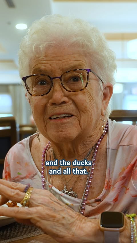 Her daughters are close by, her calendar stays full, and there’s always someone to talk to. It’s a simple rhythm that reflects independent living for seniors. This is what home can feel like. #CogirSeniorLiving #IndependentLivingAtCogir