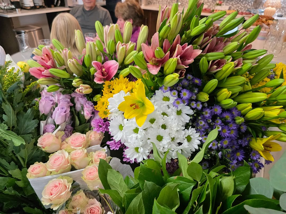Another successful marketing event at Cadence! Thank you to everyone who joined us and had fun creating your own beautiful bouquets.