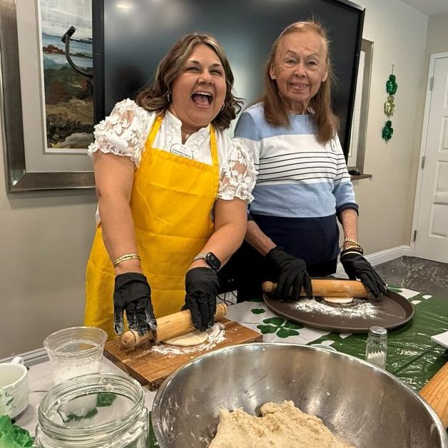 Always Chefs at heart! Our weekly cooking class brings together memories for our residents and teamwork! We love when our residents try something new, share their talents and celebrate their delicious creations together! This week Esther showed us how to make homemade tortillas! SO GOOD! . . . #cookingclass #traditions #homemadetortillas #cadenceliving