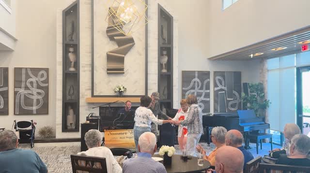 🎶🕺🎤Our happy hour with Bill Miles was a hit! His music brought everyone together, filling the room with energy and excitement. A handful of residents were up on their feet dancing, enjoying the moment, and sharing smiles! It was a fun and memorable afternoon for all who attended. #AcoyaShea #happyhour