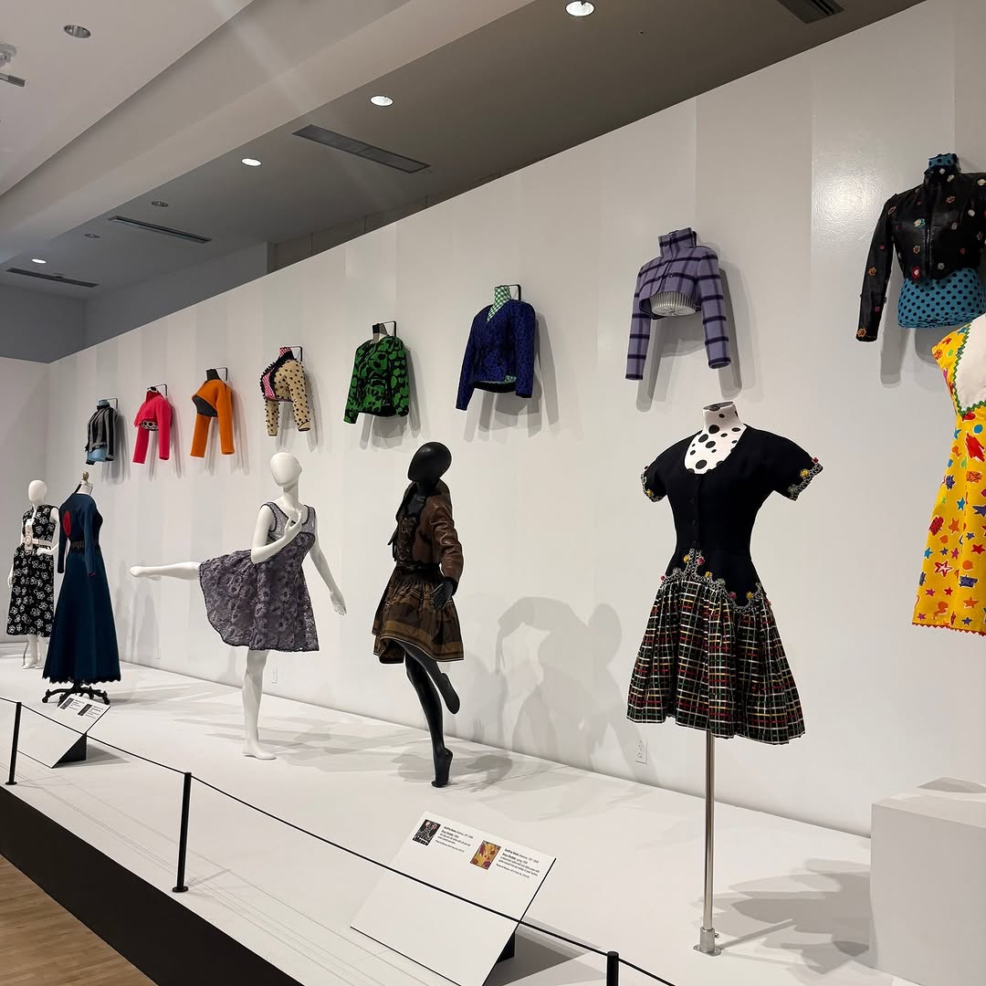 🎨🏦👗🏺Our visit to the Phoenix Art Museum was a wonderful experience. We explored a variety of exhibits, including contemporary and modern art, the Steele Gallery, Art of Asia, and fashion collections. The outing offered a rich and engaging opportunity to appreciate diverse artistic expressions. #AcoyaShea #PhoenixArtMuseum