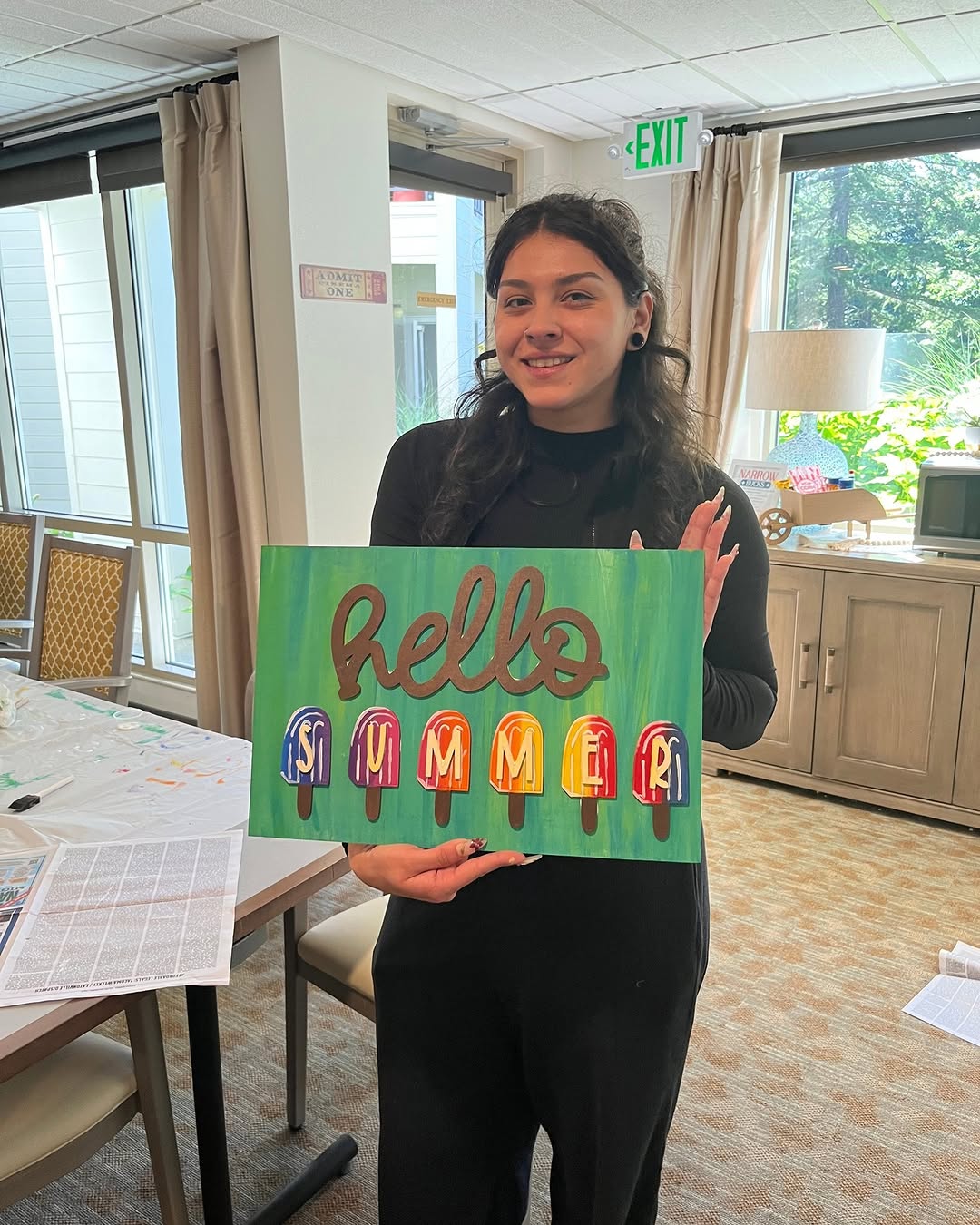A huge thank you to Janet from The Makery/Tacoma Glass Gallery for joining us and leading such a wonderful wood crafting art class! 🎨🪵✨ Our residents had an amazing time expressing their creativity, learning new skills, and bringing their unique artistic visions to life. Janet’s enthusiasm and guidance brought so much joy and inspiration to the room.