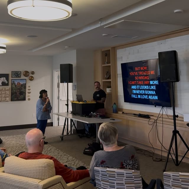 🎤🙌Karaoke with DJ Spencer is always a great time! We love seeing everyone grab the mic, sing along, and have fun together. From classic favorites to crowd favorites, it’s all about enjoying the moment, sharing laughs, and making memories through music! #AcoyaShea #Karaoke